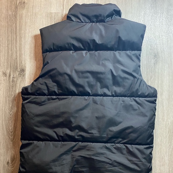 MENS “ old navy “ black vest - Picture 2 of 2